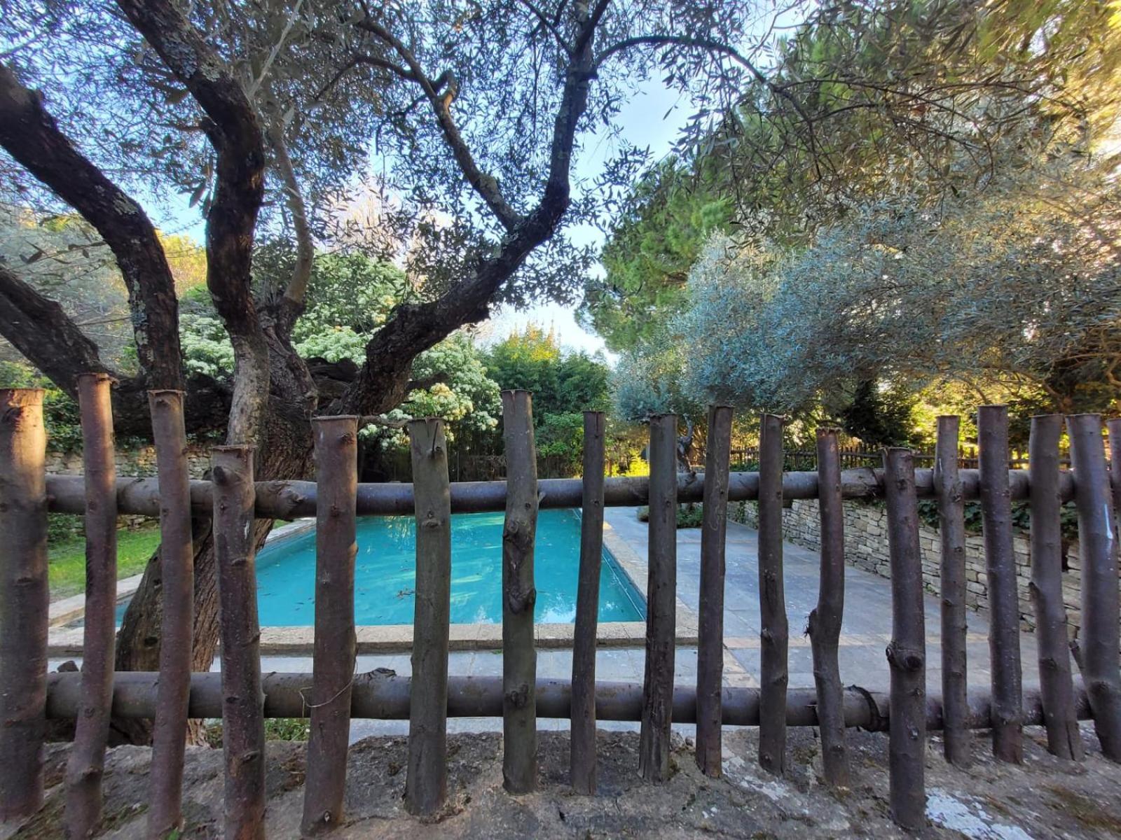 Le Mas Du Lac Uzes Exterior photo